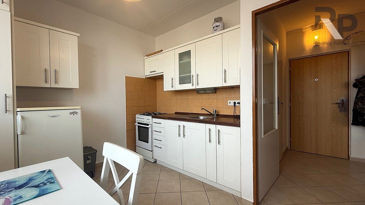 tn_zoom_filename_37963